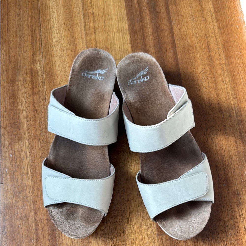 Dansko Oyster Vienna Slide Sandals. Size 41